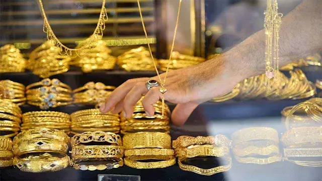 سعر الذهب اليوم في مصر ينخفض منتصف تعاملات السبت