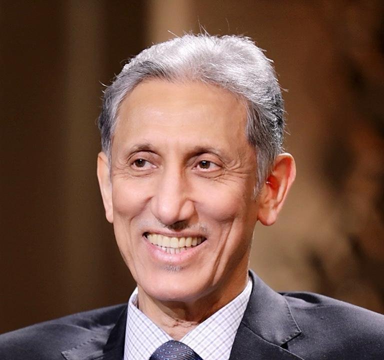 طالب الرفاعي يعلن تأجيل الدورة التاسعة لجائزة الملتقى للقصة القصيرة العربية