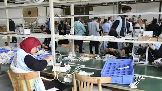 75% من العاملين ذوي همم.. مصنع ببورسعيد يحوّل التمكين إلى واقع (صور)