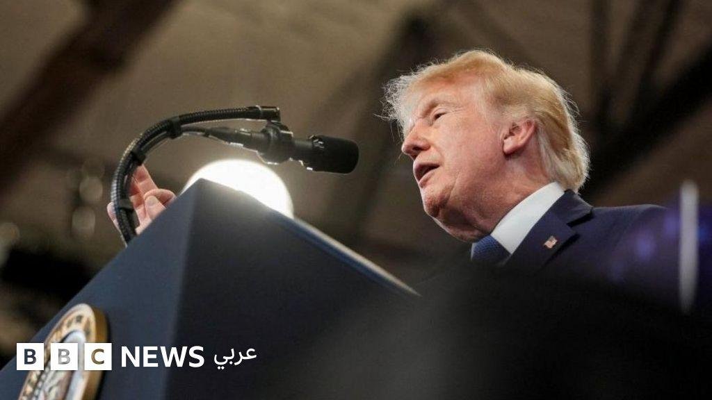 ترامب يقول إنه سيعلن "قريباً" مضيق هرمز "أرضاً أمريكية"، ومسؤول أمريكي يصف تصريحاته بـ"المزاح"