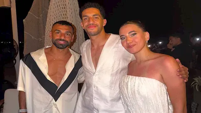 "معزمكوش؟".. شوبير يكشف سر عدم ظهوره ووالدته في عقد قران نجله