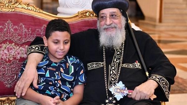 موهبة مصرية.. البابا تواضروس يكرم الطفل مارتيروس مينا ويشيد بإنجازاته العالمية| صور