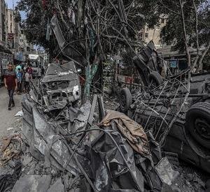 الاحتلال يواصل خرقه لوقف إطلاق النار : قذائف الدبابات الإسرائيلية تستهدف خان يونس وشرقي غزة