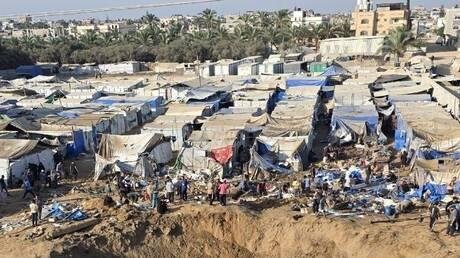 قصف إسرائيلي يدمر مخزن أدوية بمستشفى الأقصى في غزة (فيديو + صور)