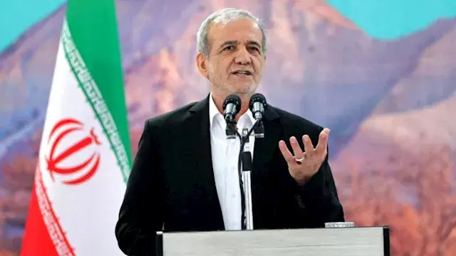 الرئيس الإيراني: مستقبل بلادنا بيد شعبها