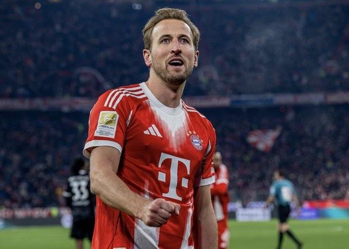 تقارير: برشلونة والهلال يحاولان خطف كين من بايرن