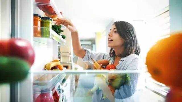 لا تضعها في الثلاجة.. 7 أطعمة قد تفقد طعمها وجودتها بسبب التبريد