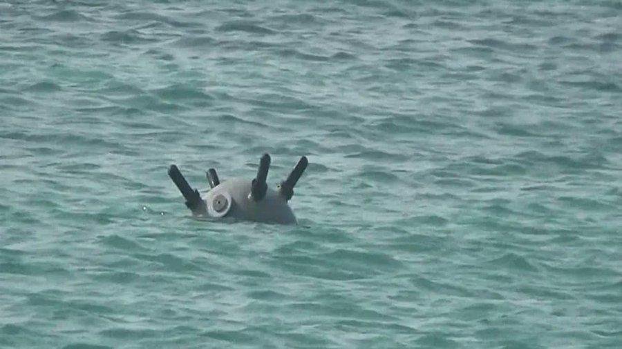 اليمن.. تدمير زورق مفخخ للحوثيين في باب المندب