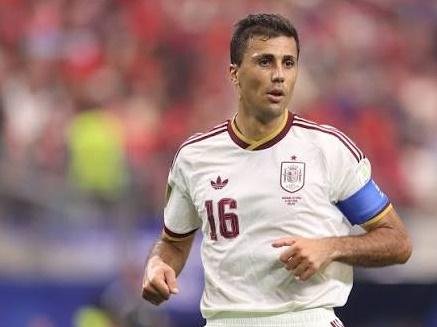 تقارير: برشلونة يزاحم ريال مدريد على ضم رودري