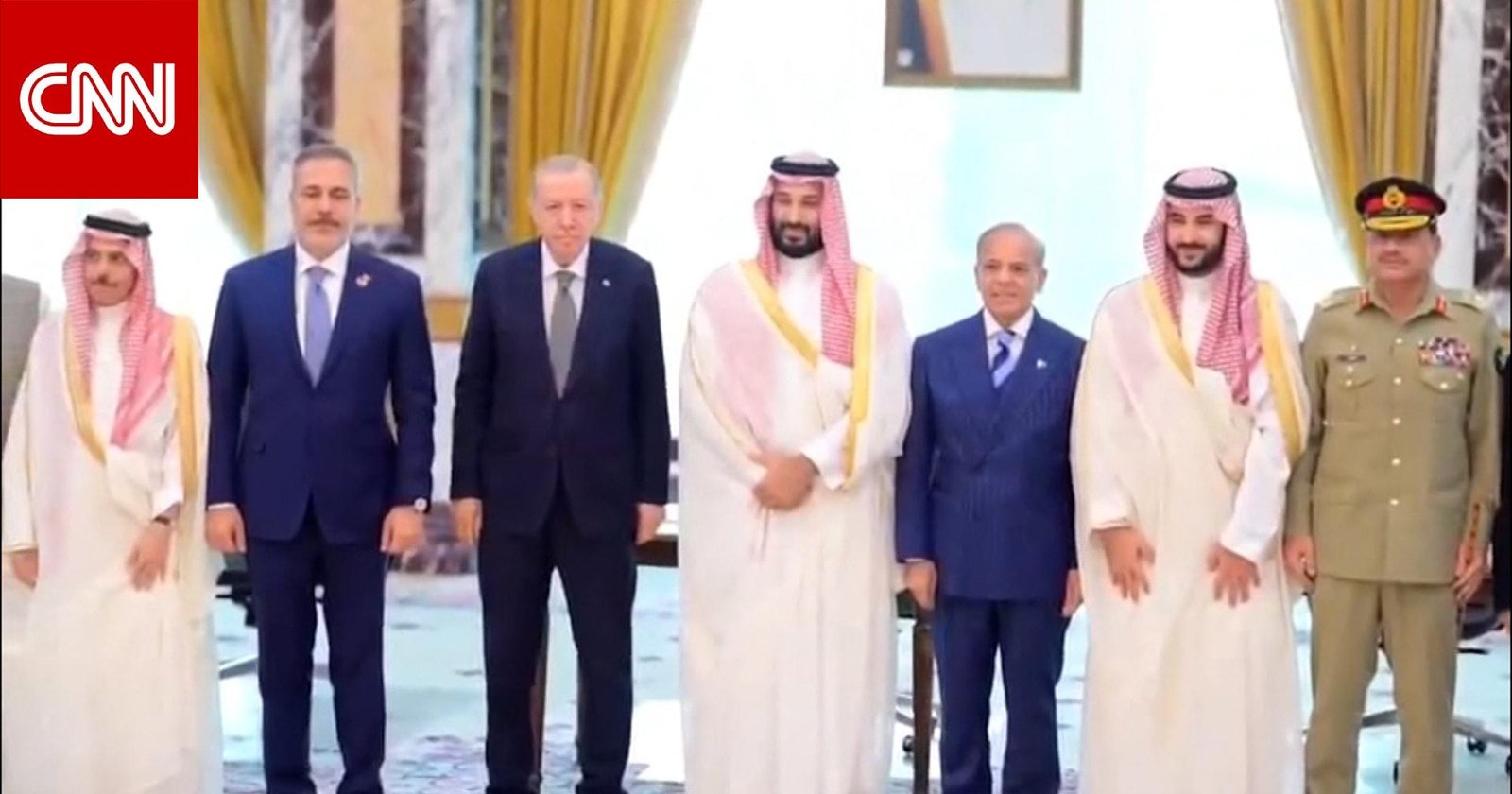 شاهد.. لقطات لتوقيع "اتفاقية مكة للدفاع المشترك" بين السعودية وتركيا وباكستان