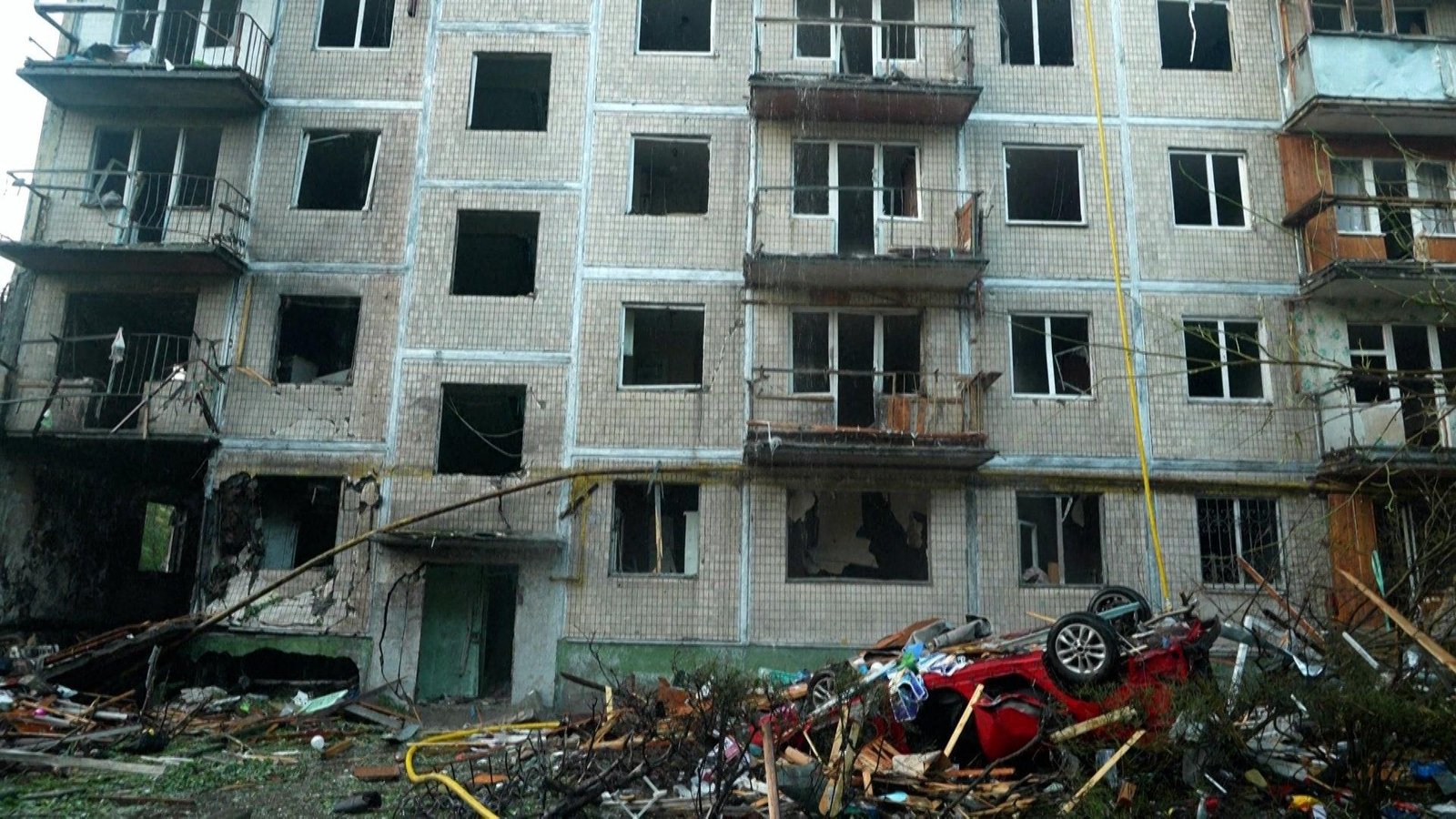 At least 9 people killed in Russian missile attacks on Kyiv