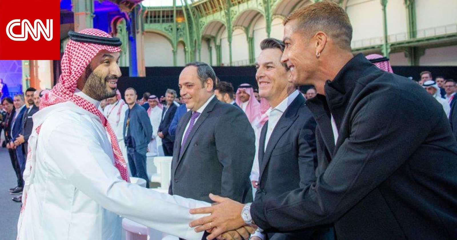 لقطة تجمع ولي العهد السعودي ورونالدو في باريس تلقى رواجاً