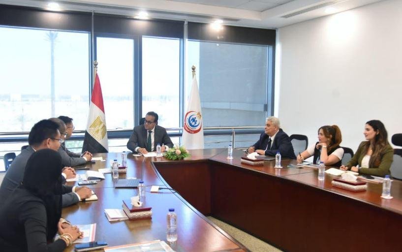 وزير الصحة يبحث تعزيز التعاون في التحول الرقمي للرعاية الصحية مع ممثلي شركة هواوي