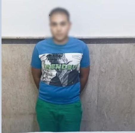القبض على المتهم بإدارة صفحة بمواقع التواصل الاجتماعى للترويج لبيع أسلحة بيضاء بمقابل مادي