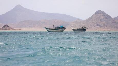 الحوثيون ينفون نيتهم فرض رسوم على عبور مضيق باب المندب