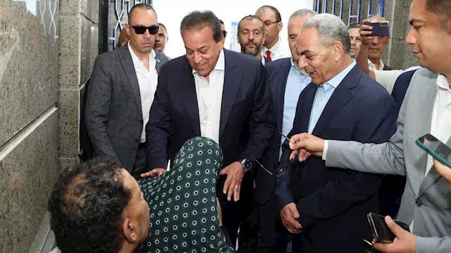 وزير الصحة من مستشفى أورام الإسماعيلية: لا تأخير في علاج المرضى (صور)