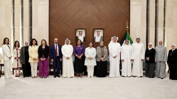 الكويت تبحث مع عدد من الوكالات الأممية تعزيز التعاون لحماية حقوق العمال