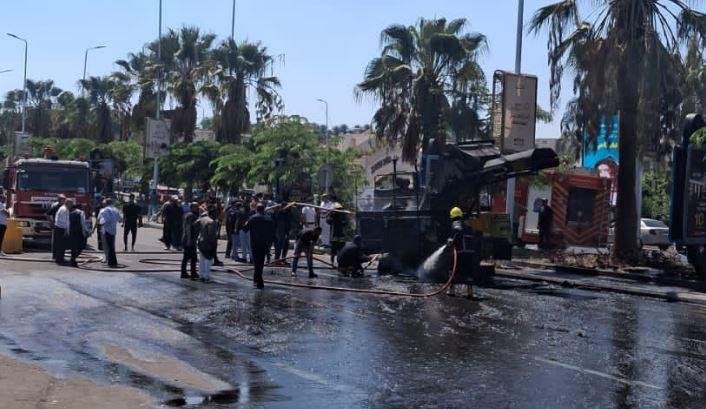 السيطرة على حريق إحدى معدات النظافة في الشيخ زايد
