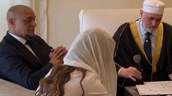 روبرتو كارلوس يحتفل بزواجه من سيدة أعمال مغربية