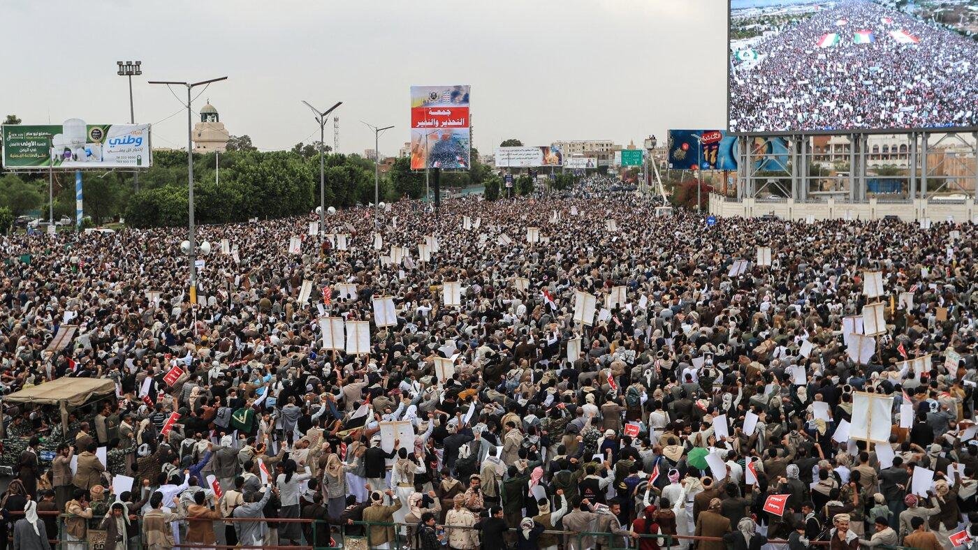 Iran-backed Houthis announce blockade. And, Cyclospora source remains unknown