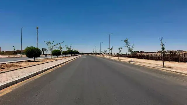 وزيرة الإسكان تتابع مشروعات الطرق والمرافق بعدد من المدن الجديدة