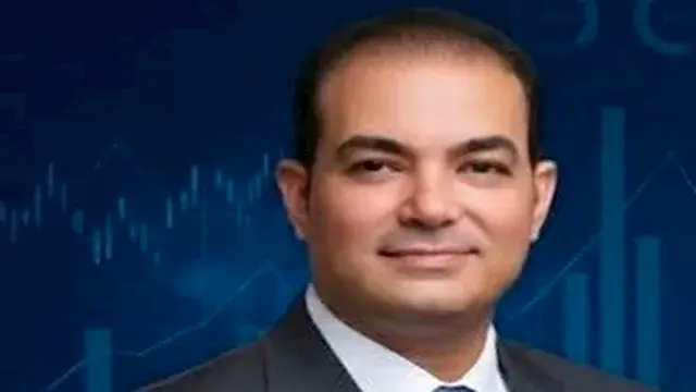 من معلم لغة فرنسية إلى قيادة تعليم الفيوم.. من هو الدكتور وائل عبد الباري؟
