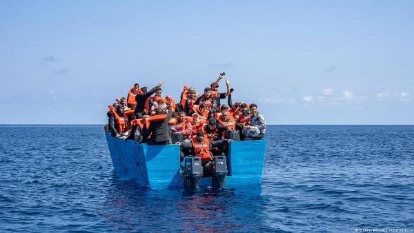 اليونان: إنقاذ أكثر من 50 مهاجرا قبالة سواحل جنوب جزيرة كريت