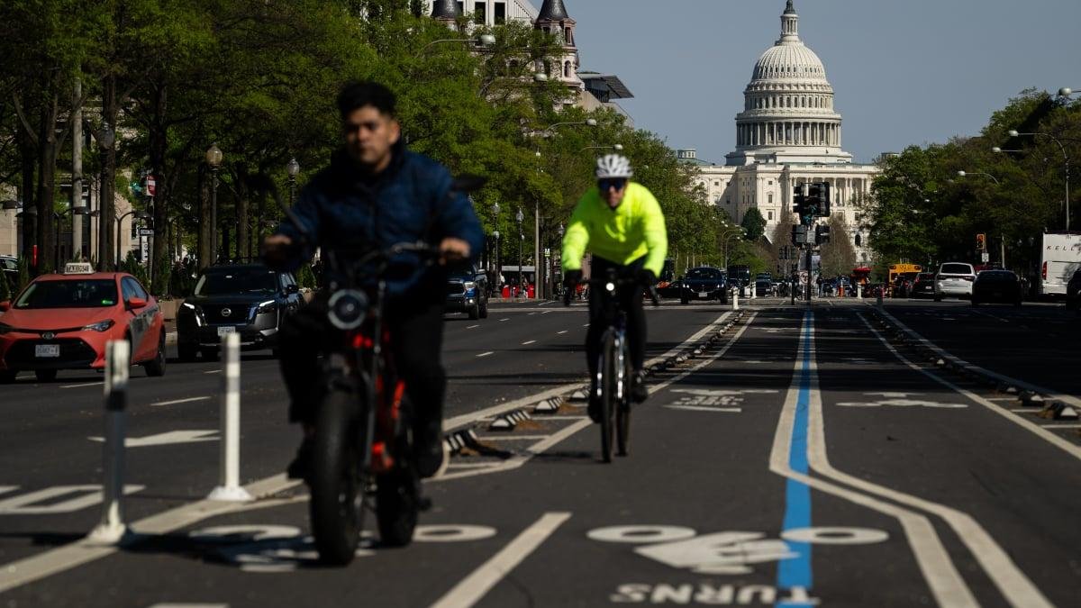 The federal government is erasing bike lanes — from its websites