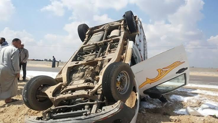 مصرع 5 عمال وإصابة آخرين إثر انقلاب سيارة ربع نقل على الطريق الصحراوي باتجاه أطفيح
