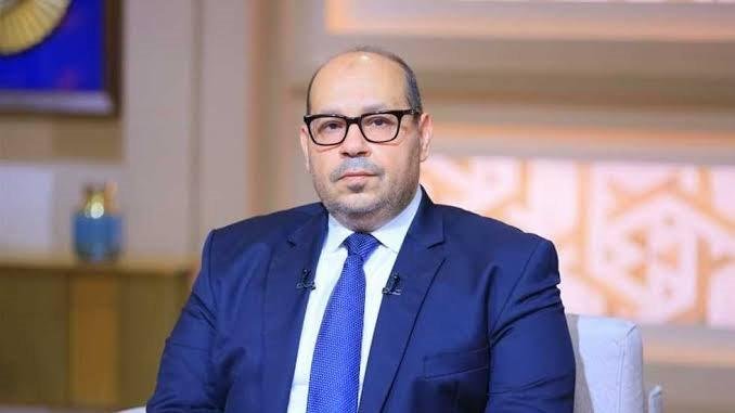لأزمة صحية مفاجئة لوالدته.. ياسر إدريس يؤجل سفره إلى إيطاليا