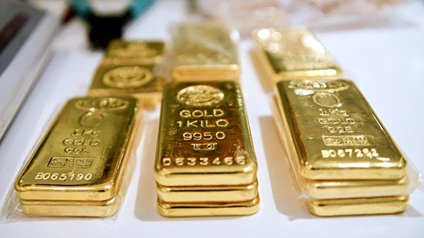 الذهب العالمي يرتفع والأسواق تقيّم رسالة رئيس المركزي الأمريكي بشأن التضخم