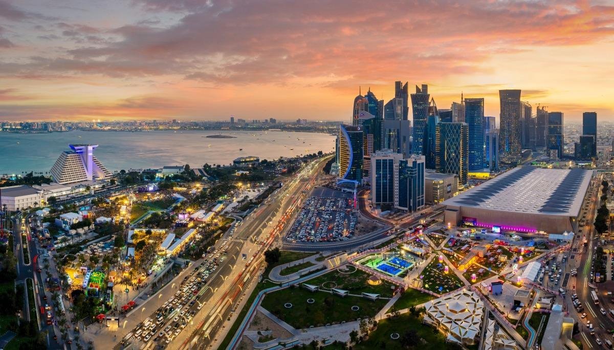 الأرصاد الجوية تتوقع طقسا رطبا نسبيا وغبارا عالقا على الساحل الليلة