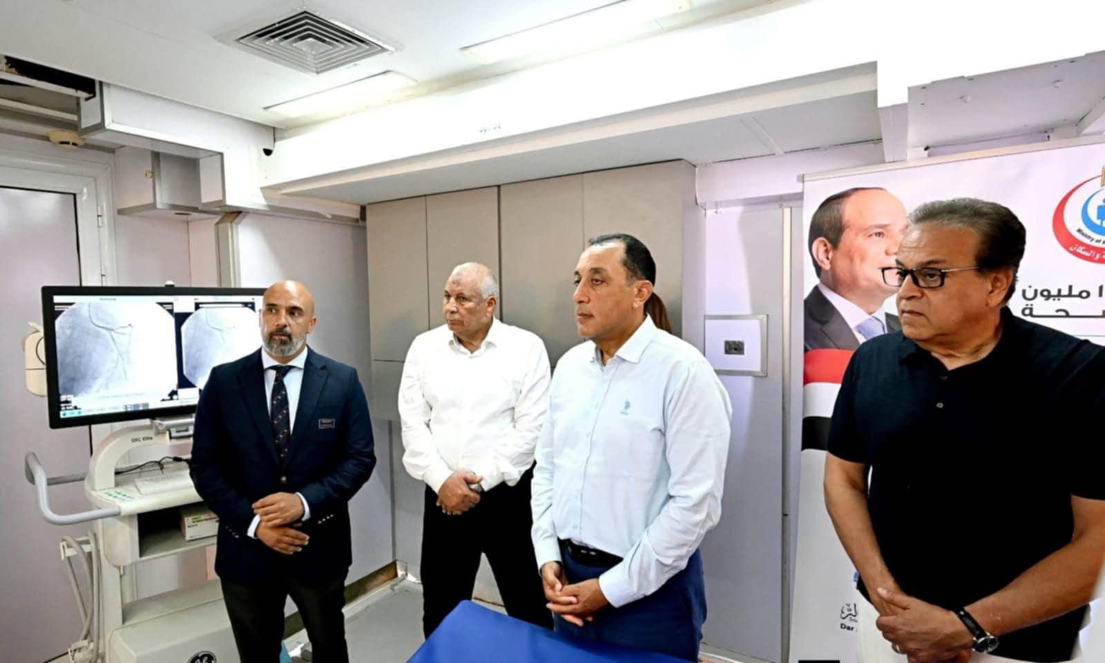رئيس مجلس الوزراء يستعرض المنطقة المقترحة لإقامة المجمع الحكومي للخدمات الذكية