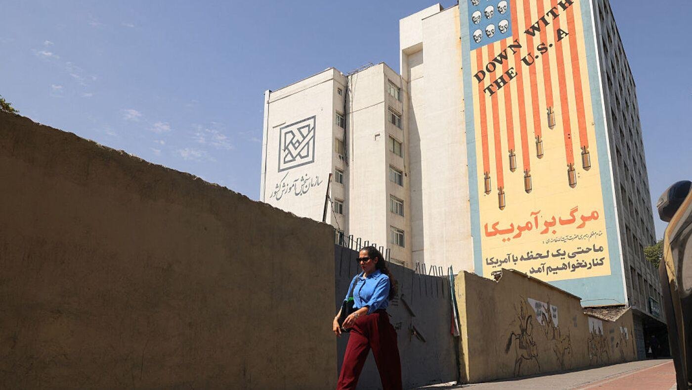 U.S. and Iran launch new strikes after 3 U.S. service members are killed