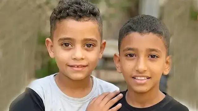 "صدمة العمر في محل العمل".. موظف بمستشفى في الأقصر يُفاجأ بجثماني نجليه الغريقين