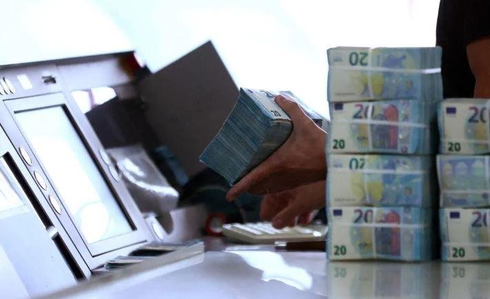 المفوضية الأوروبية تقر تحويل القسط الثاني من الشريحة الثانية لحزمة دعم الموازنة المصرية بـ1.5 مليار يورو