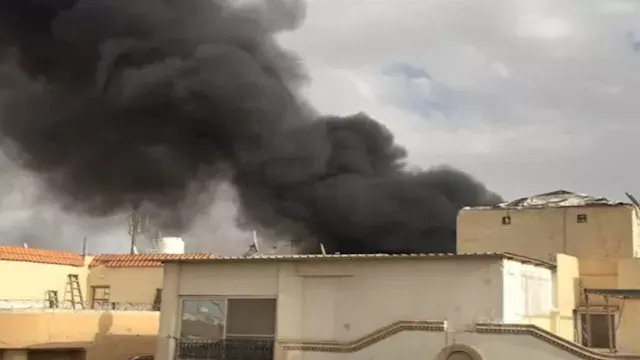 حريق يلتهم مخزن أخشاب بالهرم.. والحماية المدنية تحاصر النيران