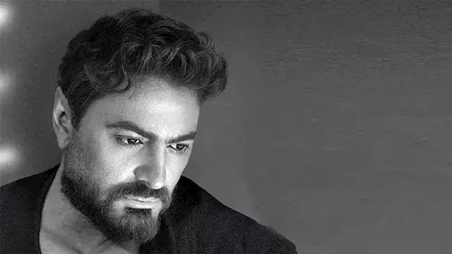"كل الشكر للناس الفاضلة".. أول تعليق لـ تامر حسني بعد وفاة والده