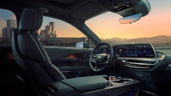 جنرال موتورز تخسر رهانها على Apple CarPlay في سياراتها