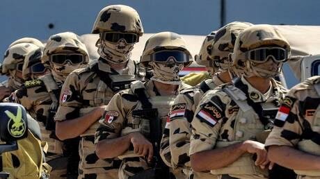 الجيش المصري يوجه "ضربة قاصمة" لشبكة جريمة منظمة عابرة للحدود جنوبي البلاد