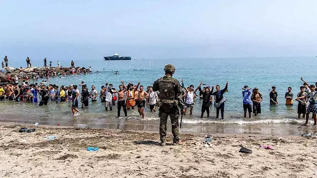 بعد سقوط عشرات الضحايا.. المغرب يتأهب لمحاولات عبور جماعي جديدة نحو سبتة ومليلية