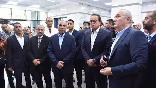 وزير الصحة يتفقد مستشفى أورام الإسماعيلية.. ويشيد بسرعة الحصول على العلاج
