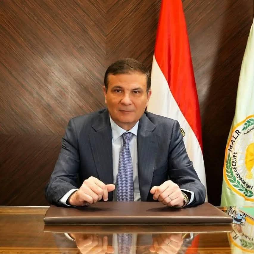 وزير الزراعة يتابع أعمال غرف متابعة صرف الأسمدة بالمحافظات