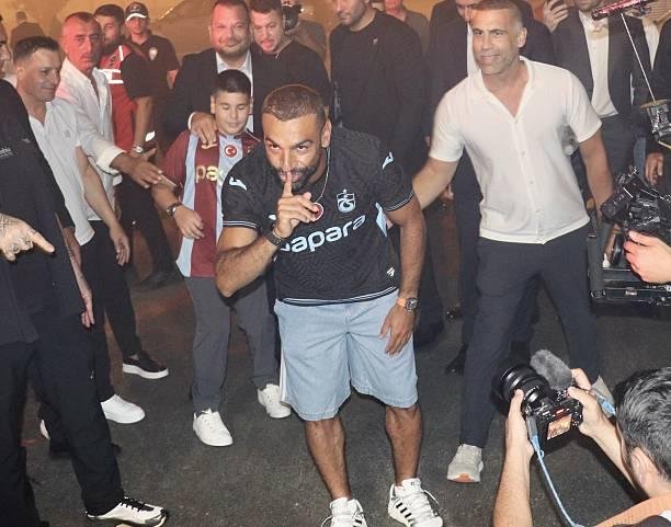 كاراجر عن انتقال صلاح إلى طرابزون: كان يستحق الاستمرار في أحد كبار أوروبا