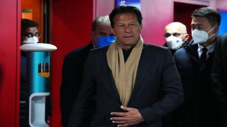 نجلا عمران خان يحذران من تدهور صحة والدهما ويتهمان السلطات بمنعهما من زيارته
