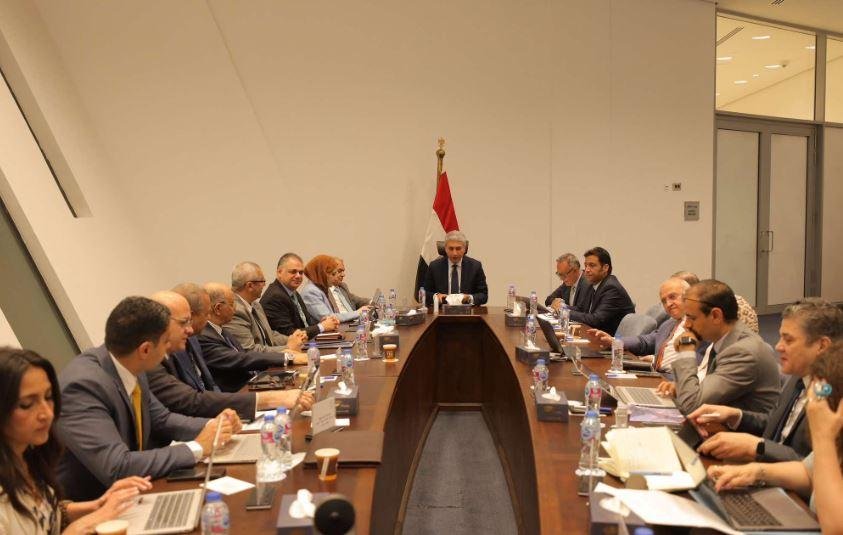 وزير السياحة يوجه بتوسيع خدمات المكتبة الرقمية بالمتحف المصري الكبير وتعزيز الحضور الإلكتروني