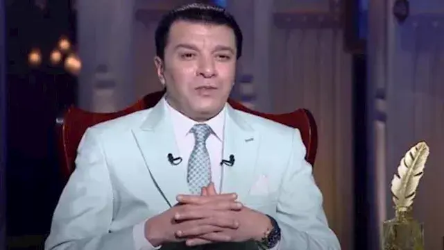 مصطفى كامل: محمد رمضان اعتذر بعد خلع ملابسه  في حفل الساحل.. "التيشيرت كان عرقان"