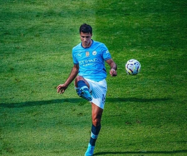 رودري يخضع لجراحة ناجحة في مانشستر سيتي