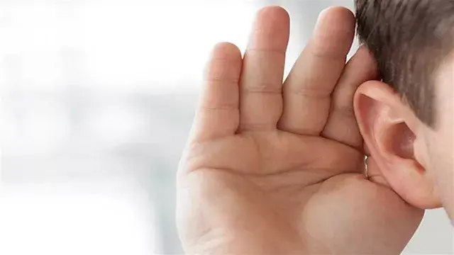 دراسة تكشف اختلاف السمع بين الرجال والنساء.. ما علاقة الهرمونات؟