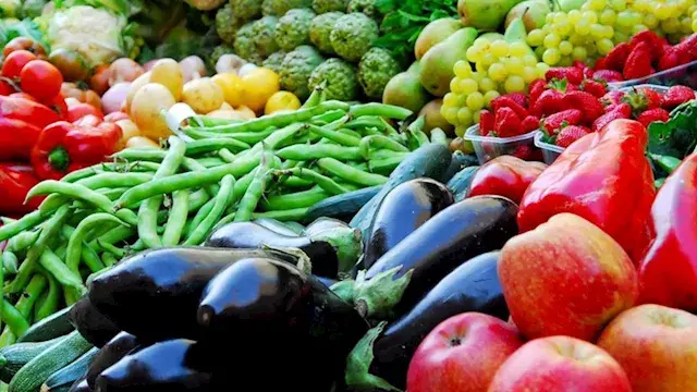 أسعار الخضروات والفاكهة في سوق العبور اليوم.. انخفاض الطماطم